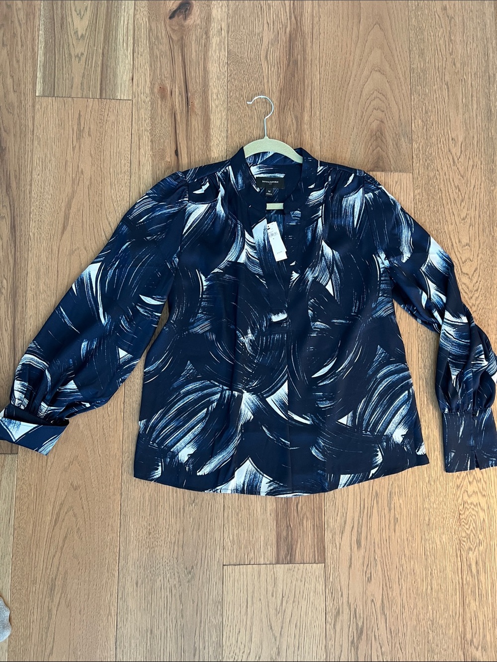 NWT Banana Republic Navy and White Brushstroke Blouse